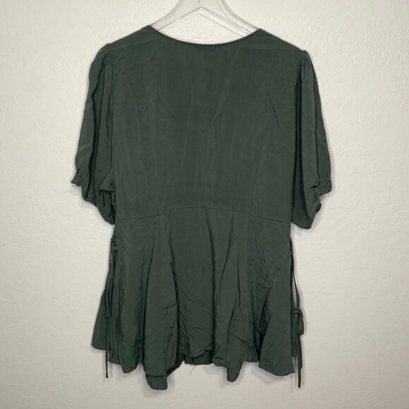 Torrid Green Button Front Side Tie Flowy Blouse Top 3 3X 22/24 - Picture 7 of 7